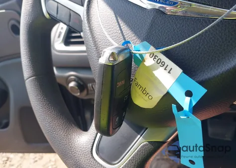 2015 Chrysler 200 Limited z USA, uszkodzony, nr VIN 1C3CCCAB8FN572228